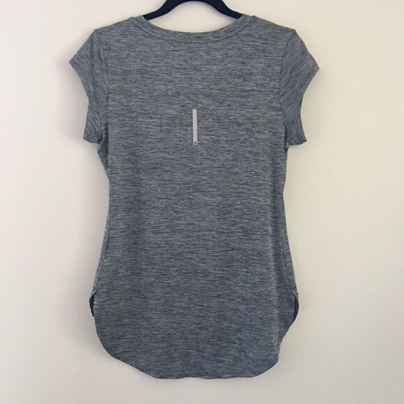 Reebok gray athletic short sleeve tee shirt | S - Picture 4 of 7